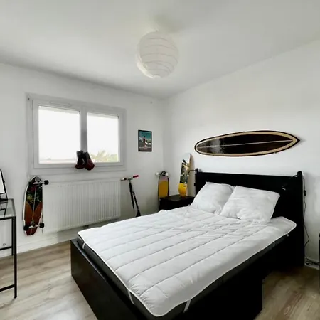 Sublime 92M With Balcon Near The Beach *
